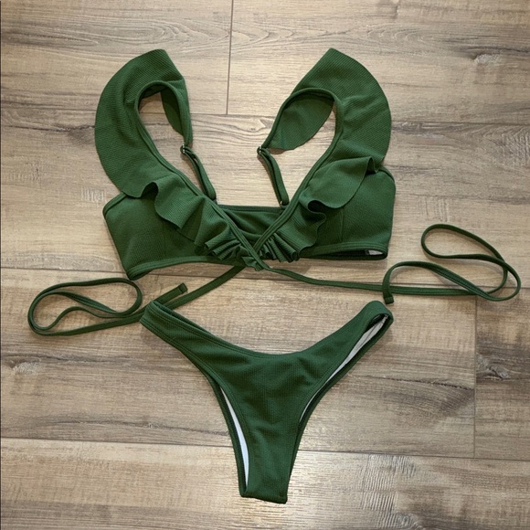 Zaful Other - M | Zaful Elegant Green Ruffled Bikini Set WrapAround Strings Ruched Back Size 6
